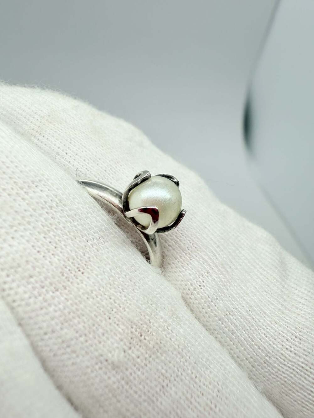 Sarah Coventry Sterling Silver Pearl Solitaire Ring